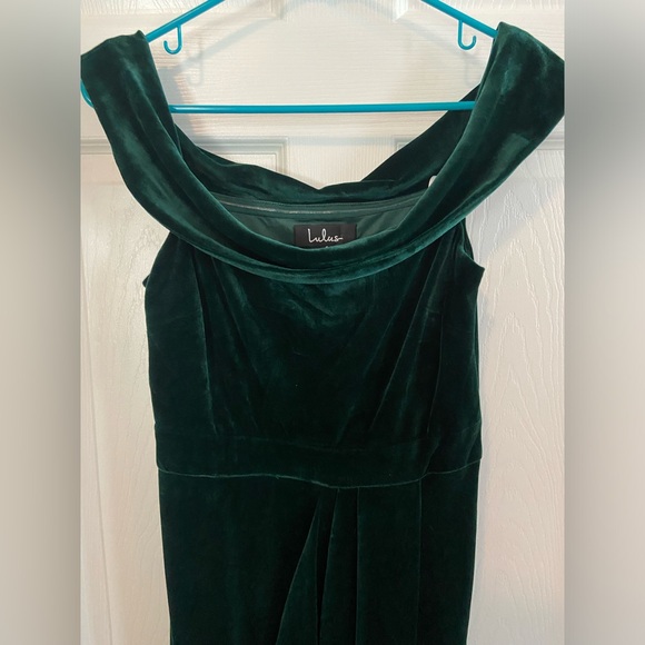 Off the shoulder dark green velvet dress - Picture 2 of 3
